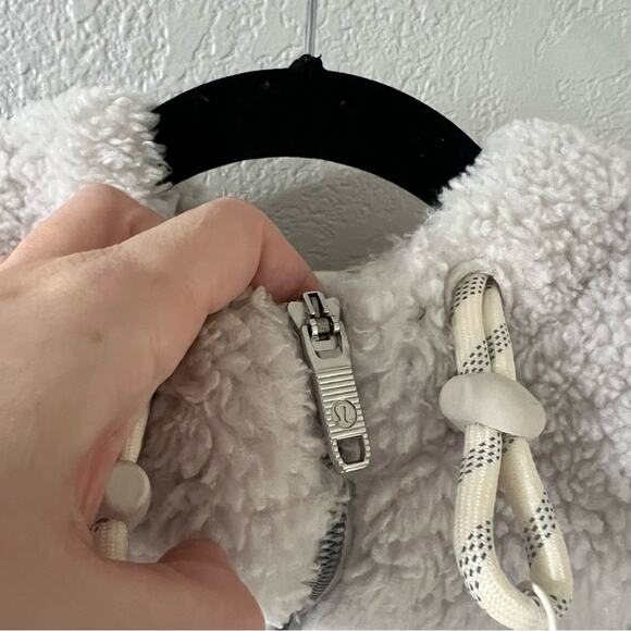 Lululemon Textured Fleece 1/2 Zip in White Opal - Picture 5 of 14